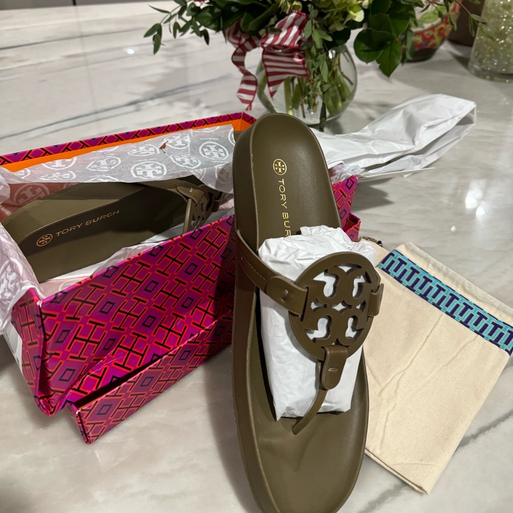 ❤️ NIB Tory Burch Miller Cloud Leather Thong Sandal Olive Brown Sz 11